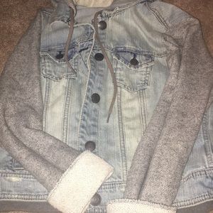 Barely worn American Eagle Jean jacket!!!